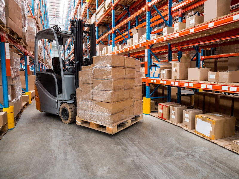 Why Customers Prefer Combing Racks with Forklifts?